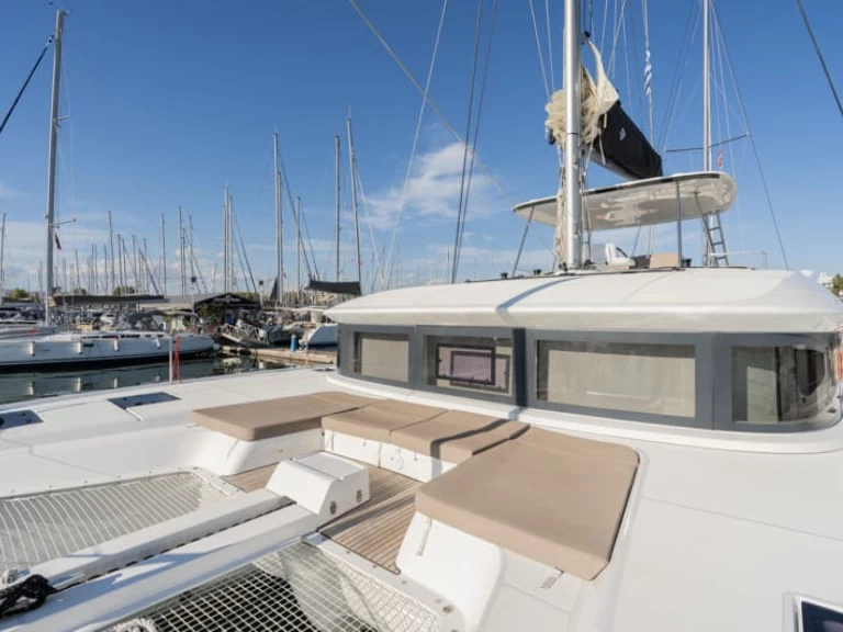 Katamarán k pronájmu v Nidri za nejlepší cenu