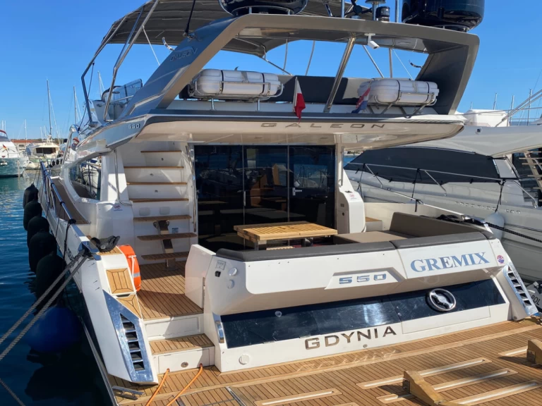 Galeon Galeon 550 Fly jednotlivci a charterové společnosti v Šibenik 