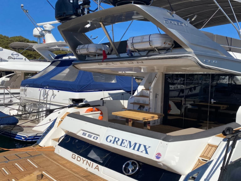 Pronájem jachty v Šibenik  -Galeon Galeon 550 Fly na Samboatu