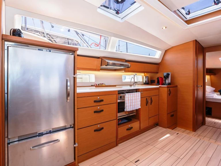 Pronájem lodi Nea Peramos lákavé ceny Jeanneau 54