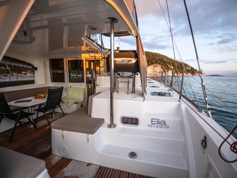 Pronájem Katamarán Lagoon s licencí