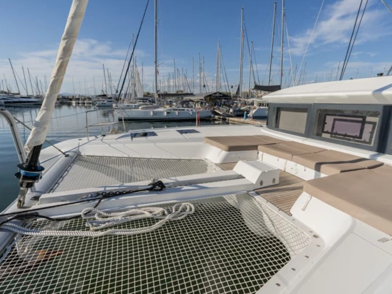 Pronájem lodi Nidri lákavé ceny Lagoon 50