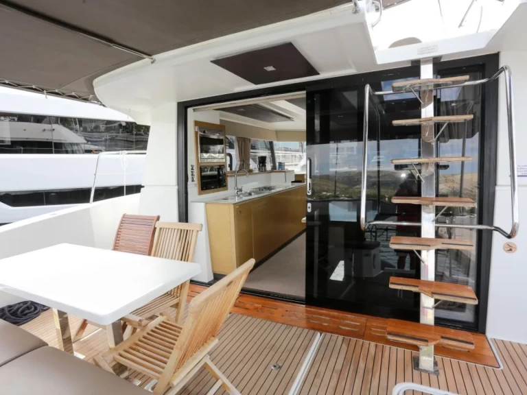 Pronájem lodi Primošten  lákavé ceny Fountaine Pajot MY 37