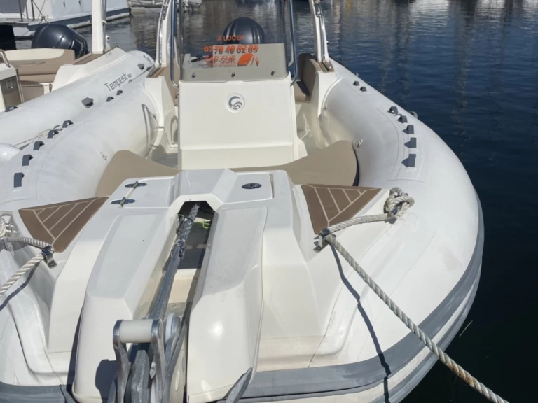 Pronajmout Polotuhá loď se skipperem či ne Capelli v Port de Saint-Cyprien Méditerranée