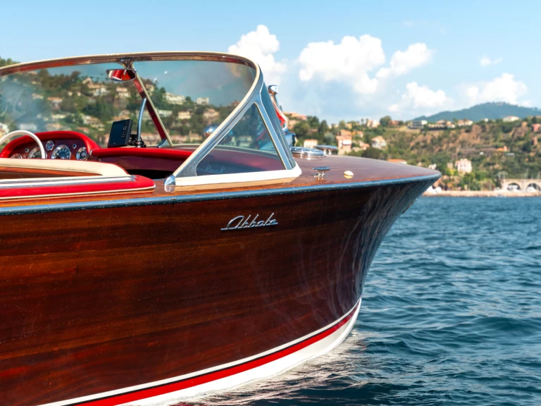 Guido Abbate Eden Rock jednotlivci a charterové společnosti v Cannes