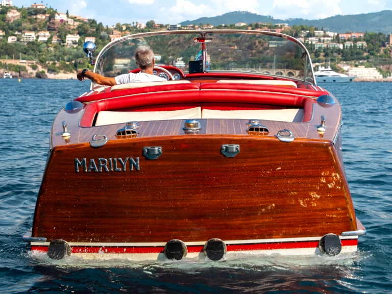 Pronájem lodi Cannes lákavé ceny Eden Rock