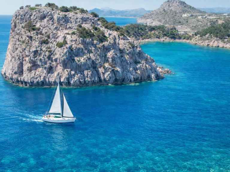 Pronajmout Plachetnice se skipperem či ne Bénéteau v Rhodos