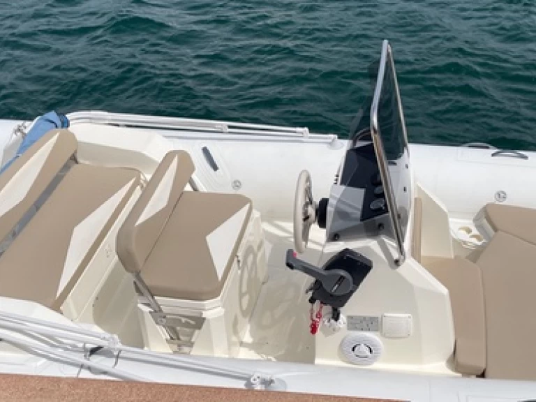 Pronájem lodi Capelli Tempest 570 40 HP v Porto Cervo na Samboatu