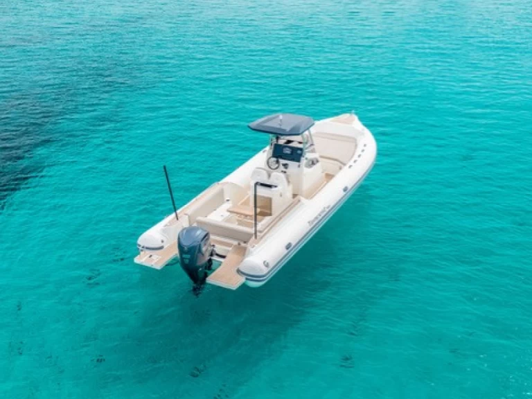 Pronájem Motorová loď  s licencí