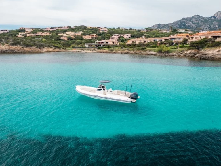  Capelli 900 Open 300 HP jednotlivci a charterové společnosti v Poltu Quatu