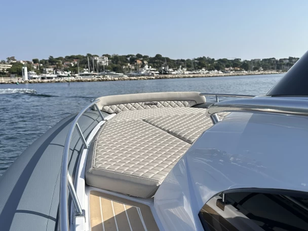 Pronájem Polotuhá loď Salpa s licencí