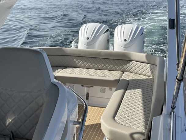 Pronajmout Polotuhá loď se skipperem či ne Salpa v Juan-les-Pins