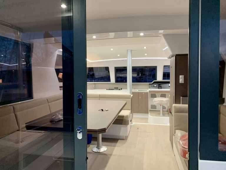 Pronájem Katamarán Bali s licencí