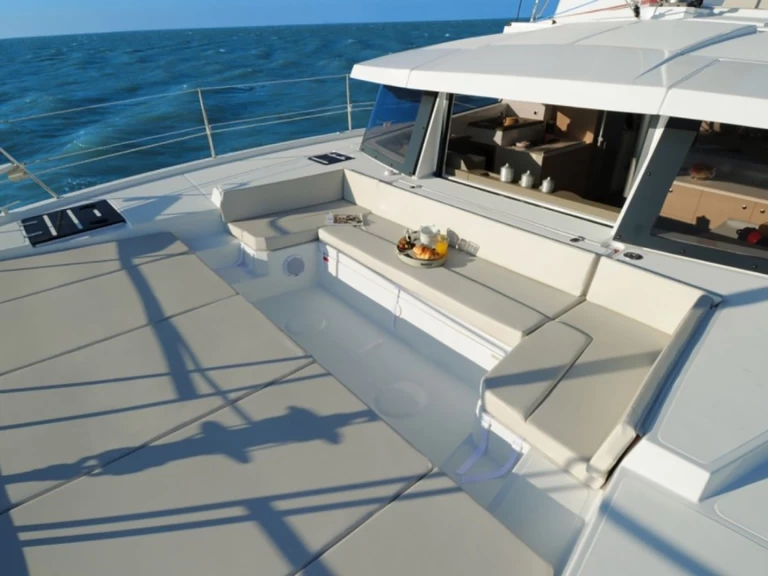 Bali Bali 4.1 (watermaker / inverter) jednotlivci a charterové společnosti v Cannigione