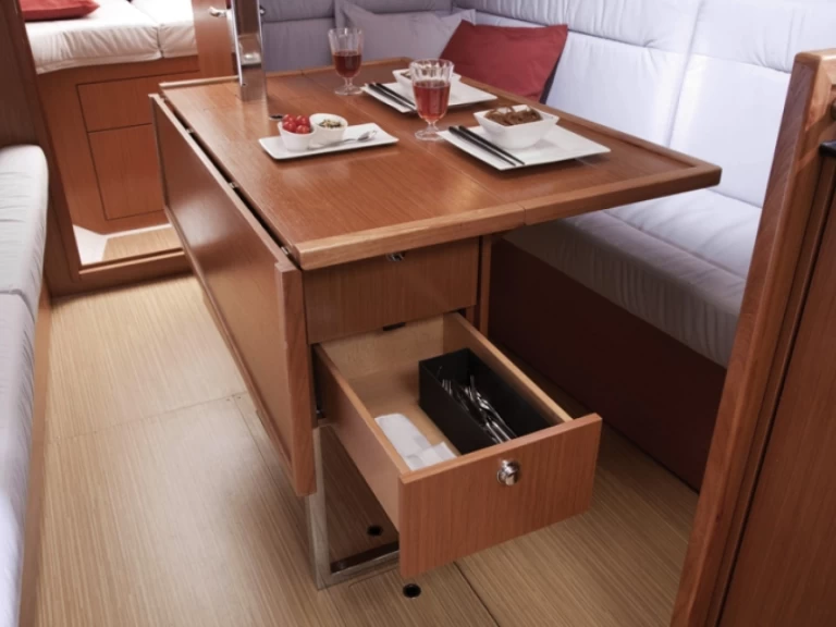 Pronajmout Plachetnice se skipperem či ne Bavaria v Punat