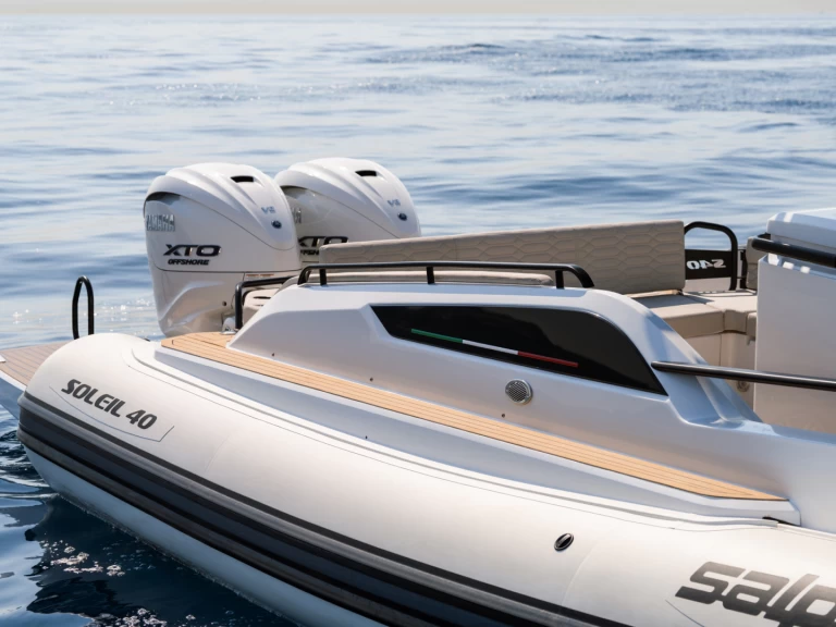 Salpa Salpa Soleil 40 jednotlivci a charterové společnosti v Juan-les-Pins