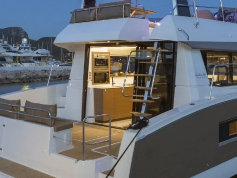 Pronajmout si Fountaine Pajot Fountaine Pajot MY 37 v Primošten 
