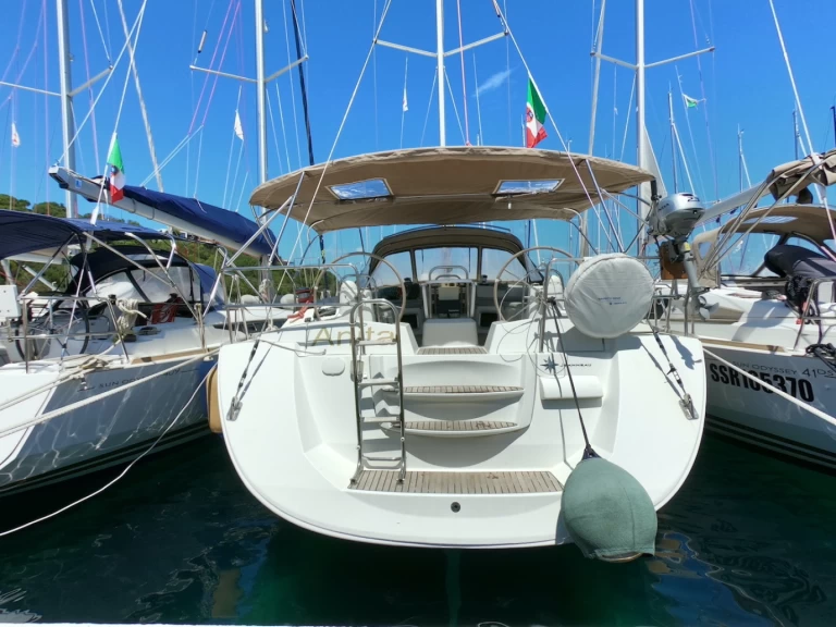 Pronájem Plachetnice Jeanneau s licencí