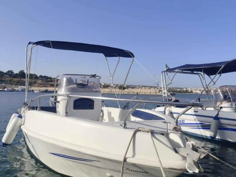 Pronajmout si acqua viva 19 v Acitrezza