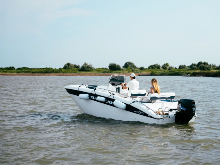 Motorová loď k pronájmu v Venice za nejlepší cenu