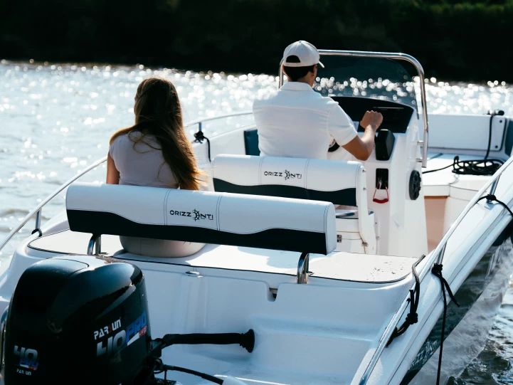 Pronájem Motorová loď Orizzonti s licencí