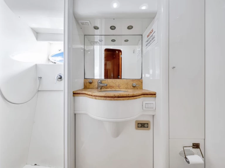 Pronájem lodi Uniesse 80 Regal  v Miami Beach na Samboatu