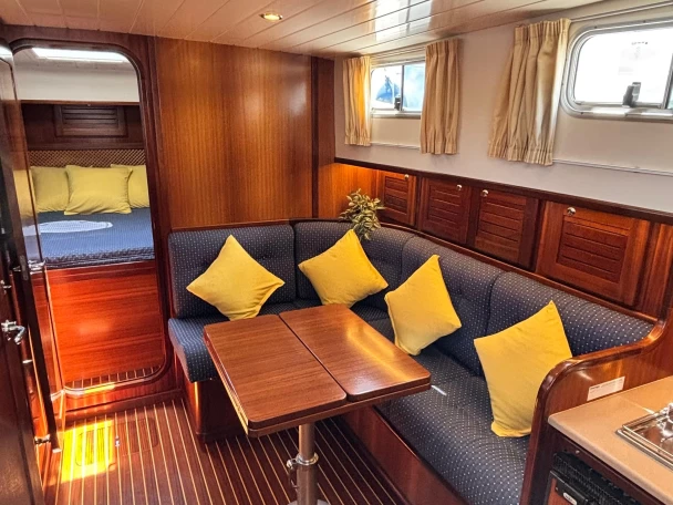 Menorquin-Yachts Menorquin Yachts 120 jednotlivci a charterové společnosti v Club Nàutic Ca'n Picafort