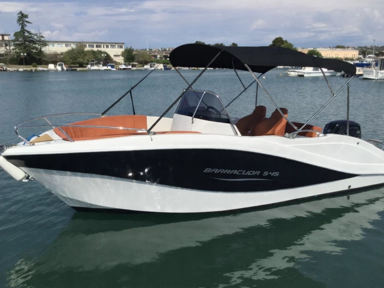 Motorová loď k pronájmu v Medulin za nejlepší cenu