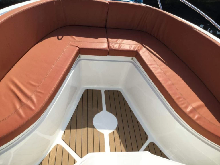 Pronájem Motorová loď Okiboats s licencí