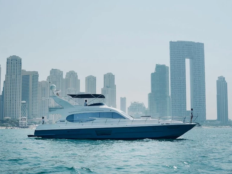 Jachta k pronájmu v Dubaï harbour za nejlepší cenu