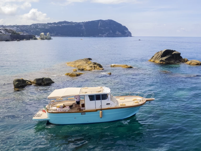 Pronájem lodi Forio lákavé ceny 12
