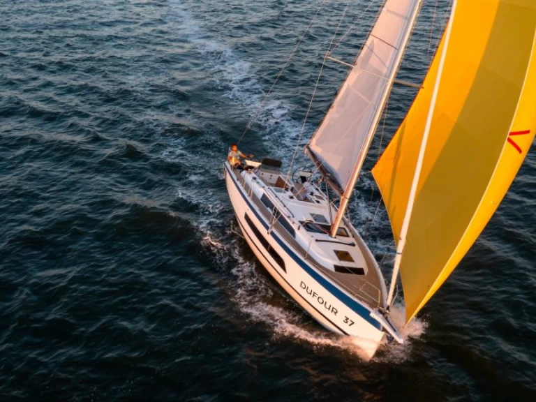 Pronajmout Plachetnice se skipperem či ne Dufour v La Rochelle