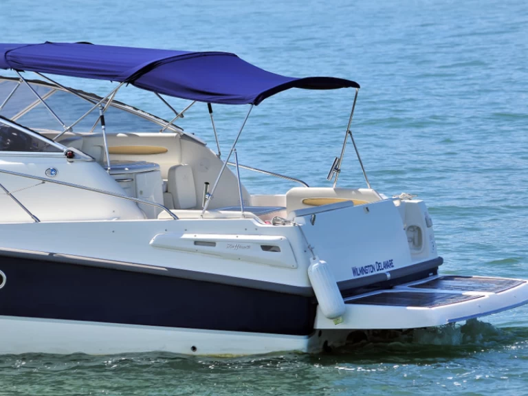 Pronájem Motorová loď Cranchi s licencí