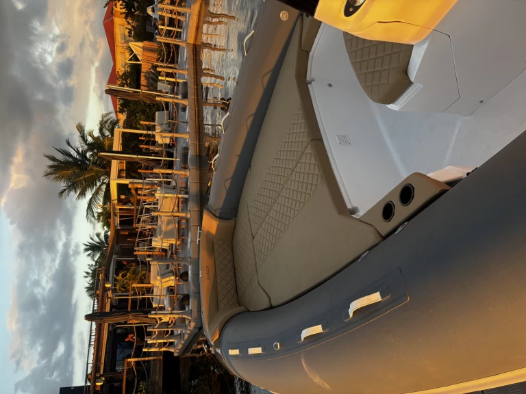 Salpa Salpa Soleil 26 jednotlivci a charterové společnosti v Marigot