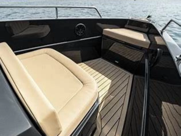 Nuva Nuva M6 Open jednotlivci a charterové společnosti v Alicante