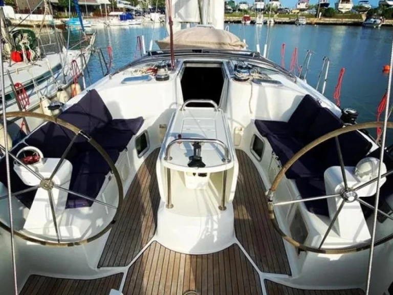 Pronajmout si Jeanneau Sun Odyssey 45 v Níkiti