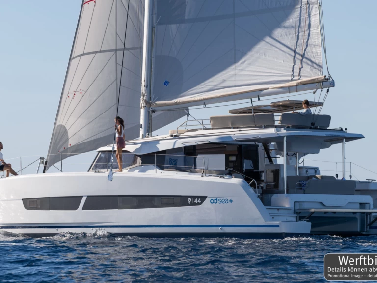 Pronajmout si Fountaine Pajot Fountaine Pajot FP 44 Maestro - 3 cab. v Palma de Mallorca