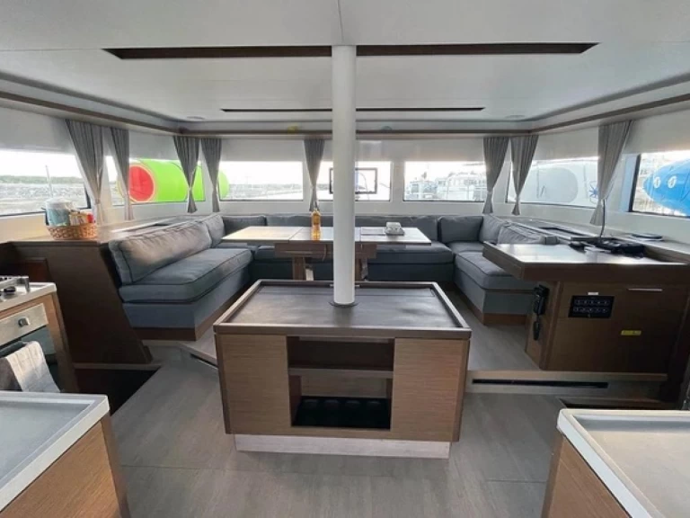 Pronajmout si Lagoon Lagoon 50 v Donji Seget