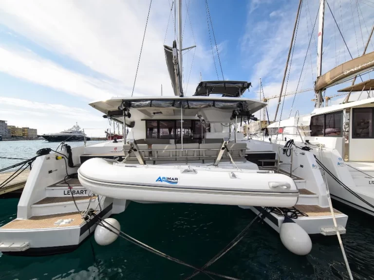 Fountaine Pajot Astrea 42 jednotlivci a charterové společnosti v Ðuraševići