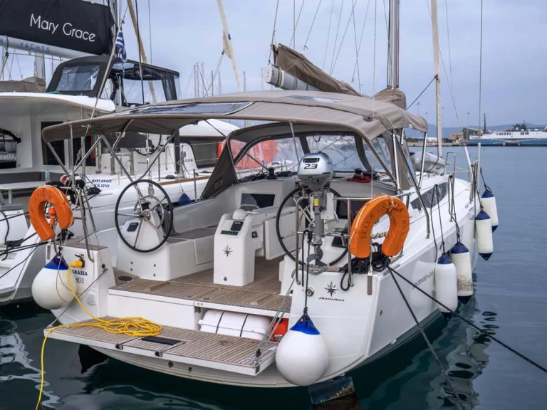 Jeanneau Sun Odyssey 410 jednotlivci a charterové společnosti v Lavrio