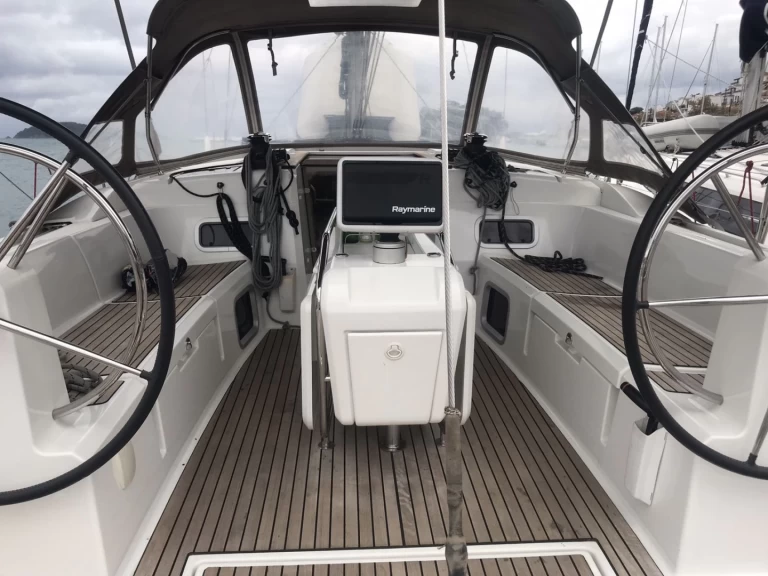 Jeanneau Sun Odyssey 469 jednotlivci a charterové společnosti v Deme of Volos