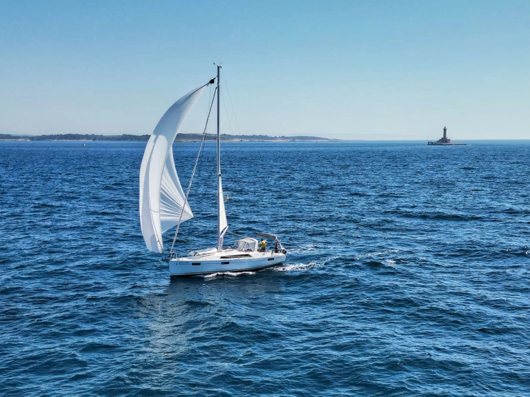 Pronajmout si Bénéteau Oceanis 41.1 v Rogoznica