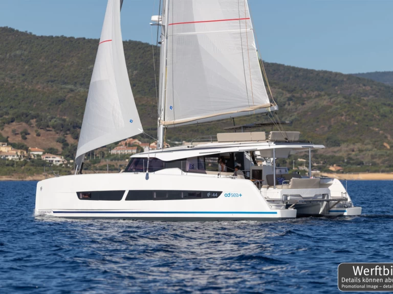 Pronajmout si Fountaine Pajot Fountaine Pajot FP 44 Maestro - 3 cab. v Palma de Mallorca