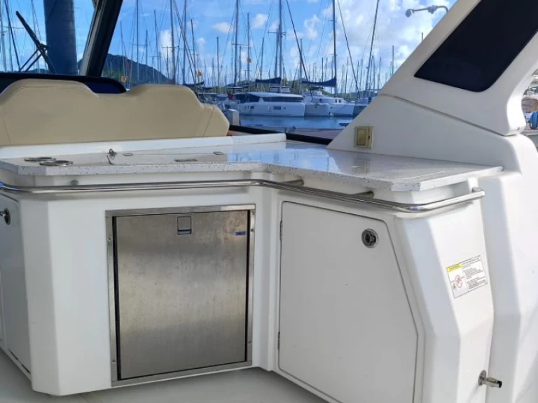 Aquila Aquila 36 jednotlivci a charterové společnosti v Le Marin