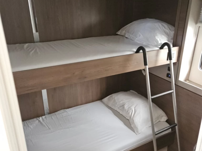 Pronájem lodi Bali Bali 4.8 v Saint George's na Samboatu