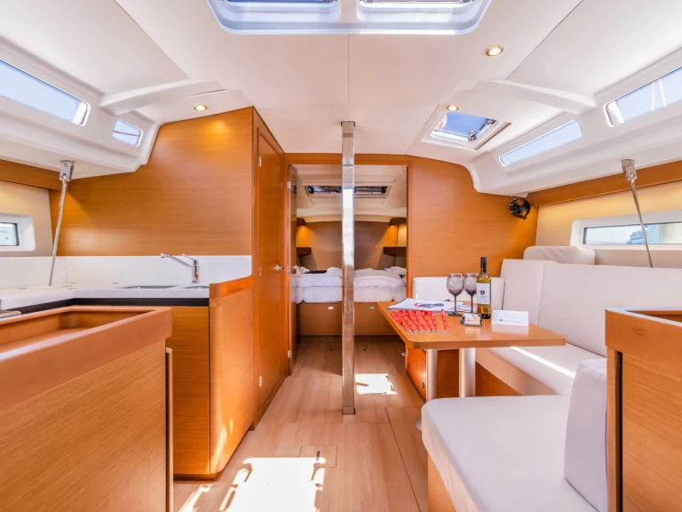 Pronájem Plachetnice v Nidri -Jeanneau Sun Odyssey 440