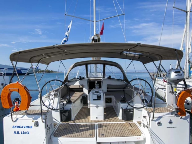 Pronajmout si Jeanneau Sun Odyssey 440 v Neo Klima