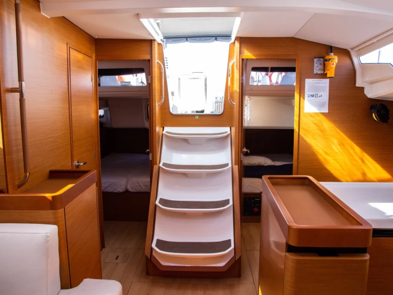 Pronájem Plachetnice Jeanneau s licencí