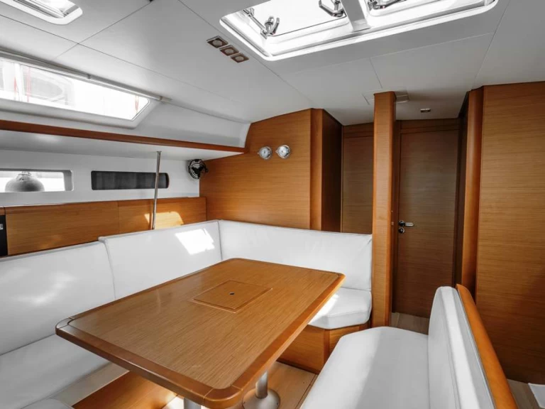 Jeanneau Sun Odyssey 479 jednotlivci a charterové společnosti v Benítses