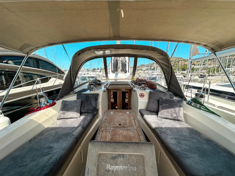 Pronajmout si Bavaria Cruiser 40 v Bodrum